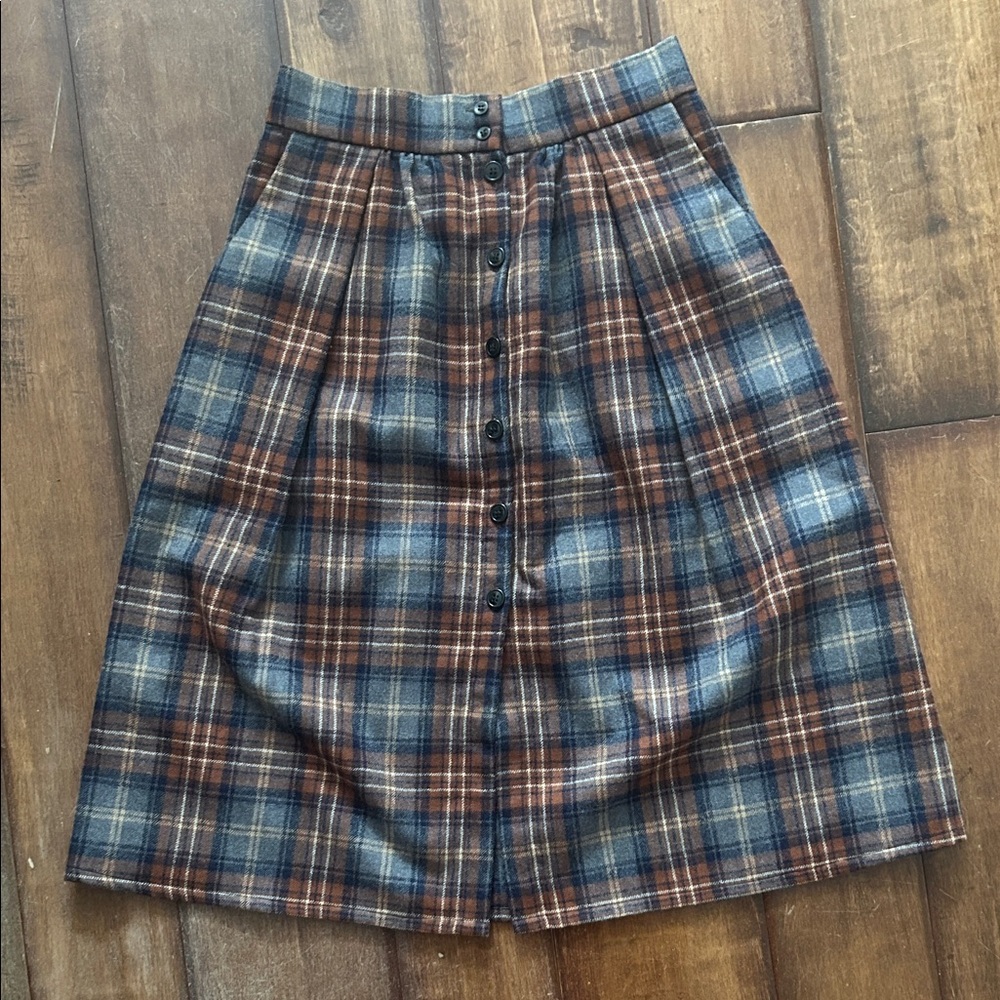 Classic Plaid A-Line Skirt with Button Detail French brand Les Récupérables
